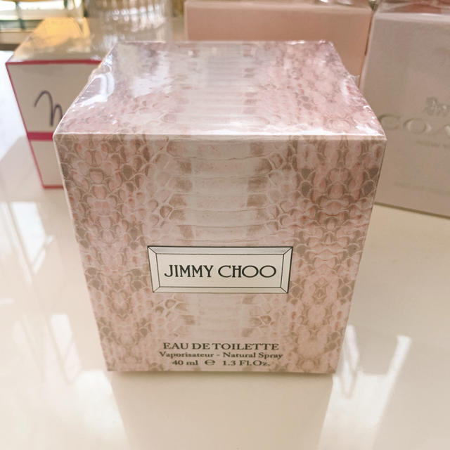JIMMY CHOO(ジミーチュウ)のジミーチュウオードトワレ40ml コスメ/美容の香水(香水(女性用))の商品写真