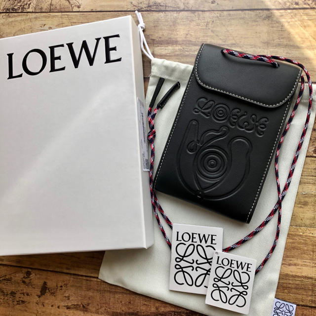 新品 LOEWE ロエベ ネックポケット ブラック でかロゴ