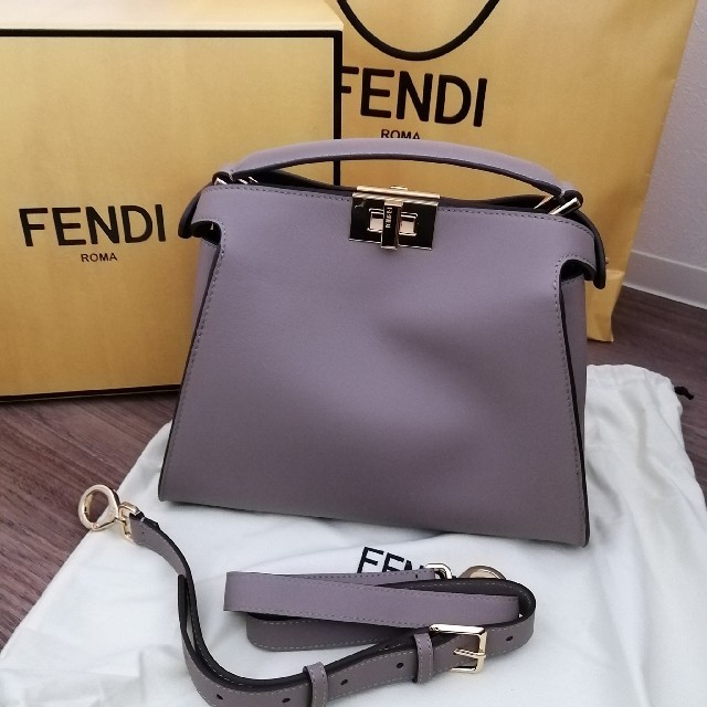 FENDI(フェンディ)のFENDI　エッセンシャリー　バッグ レディースのバッグ(ハンドバッグ)の商品写真