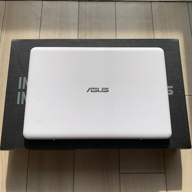 ASUS パソコン　E200H