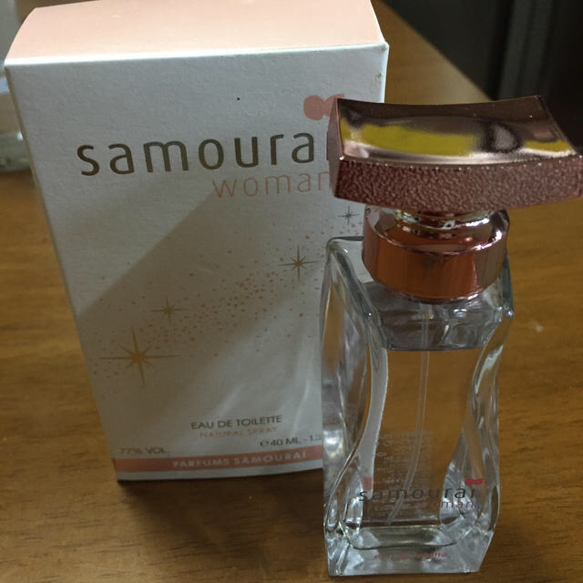 SAMOURAI(サムライ)のサムライウーマンオードトワレ40ml コスメ/美容の香水(香水(女性用))の商品写真