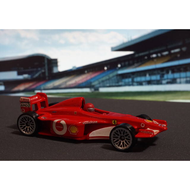 TOMMY(トミー)のHot Wheels ホットウィール Ferrari Formula1エラー品 エンタメ/ホビーのおもちゃ/ぬいぐるみ(模型/プラモデル)の商品写真