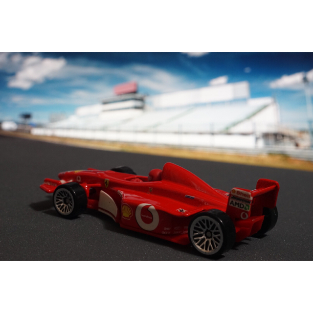 TOMMY(トミー)のHot Wheels ホットウィール Ferrari Formula1エラー品 エンタメ/ホビーのおもちゃ/ぬいぐるみ(模型/プラモデル)の商品写真