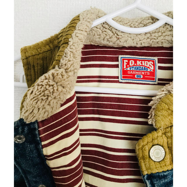 F.O.KIDS(エフオーキッズ)のF.O.KIDS  デニム　ベスト　ジャケット キッズ/ベビー/マタニティのキッズ服男の子用(90cm~)(ジャケット/上着)の商品写真