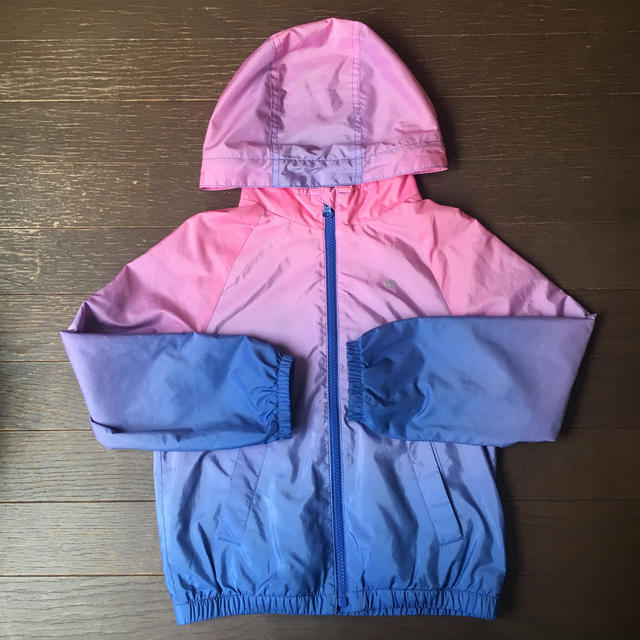 GAP Kids(ギャップキッズ)のGAP kids ウィンドブレーカー キッズ S 120 キッズ/ベビー/マタニティのキッズ服女の子用(90cm~)(ジャケット/上着)の商品写真