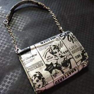 ヒステリックグラマー(HYSTERIC GLAMOUR)のヒステリックグラマー　財布　ミニ　ポーチ　シルバー　アメコミ　がま口　ポケット多(財布)