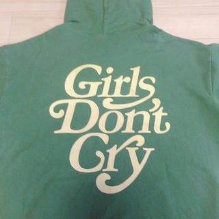 ジーディーシー(GDC)のGirls Don't Cry パーカー グリーン(パーカー)
