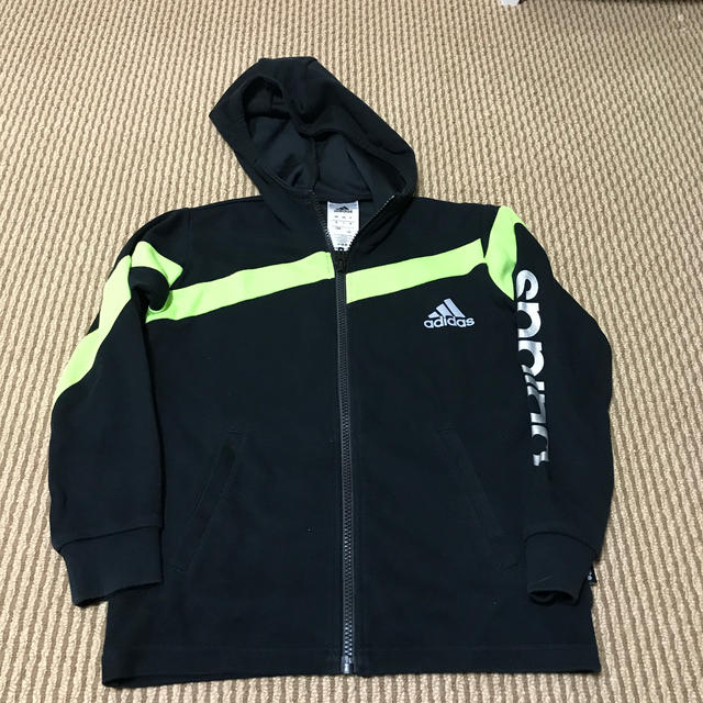 adidas(アディダス)のアディダス上着 キッズ/ベビー/マタニティのキッズ服男の子用(90cm~)(ジャケット/上着)の商品写真