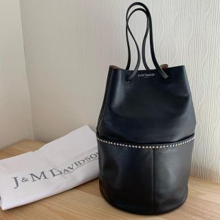 ジェイアンドエムデヴィッドソン(J&M DAVIDSON)のJ&M DAVIDSON DAISY WITH STUDS  デイジー (ハンドバッグ)