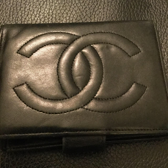 ★CHANEL★シャネル　ラムスキン　2つ折り財布