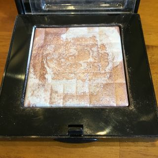 ボビイブラウン(BOBBI BROWN)のボビイブラウン ハイライティングパウダー  01(フェイスパウダー)