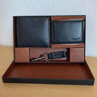 コーチ(COACH)のCOACH（コーチ）二つ折財布 名刺入れ キーホルダー 専用ボックス付き(折り財布)