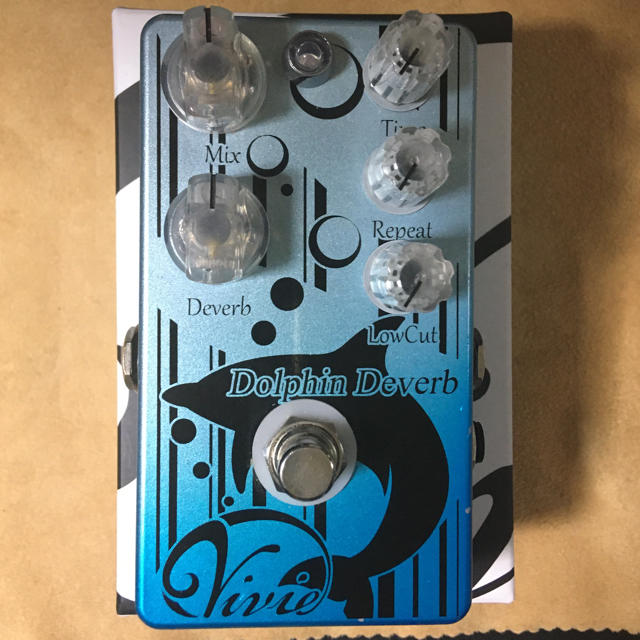 Vivie Dolphin Deverbギター