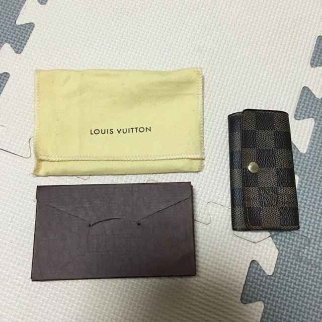 LOUIS VUITTON(ルイヴィトン)のキーケース ダミエ 4連 レディースのファッション小物(キーケース)の商品写真