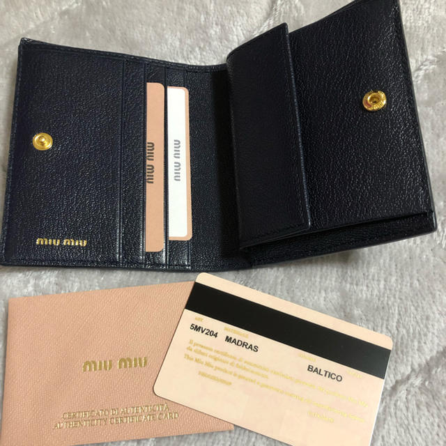 miumiu(ミュウミュウ)の新品*miumiu お財布*ミニ財布 ミニサイズ レディースのファッション小物(財布)の商品写真