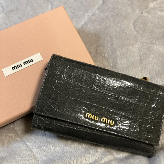 新品*miumiu お財布*ミニ財布 ミニサイズ 3つ折り