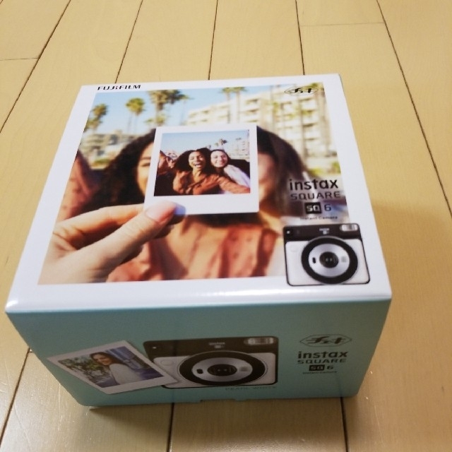 富士フィルム　instax スクウェアSQ6 PEARL WHITE