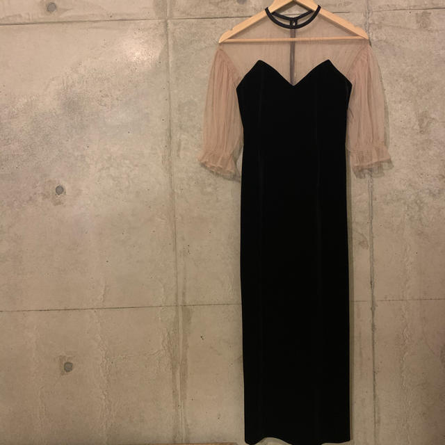 Ameri VINTAGE(アメリヴィンテージ)のTULLE SLEEVE TIGHT DRESS レディースのワンピース(ロングワンピース/マキシワンピース)の商品写真