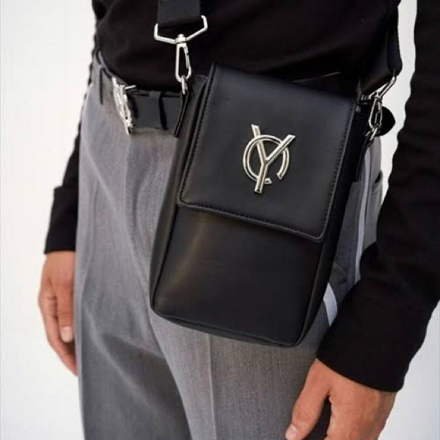 OY LOGO LEATHER POUCH BAG