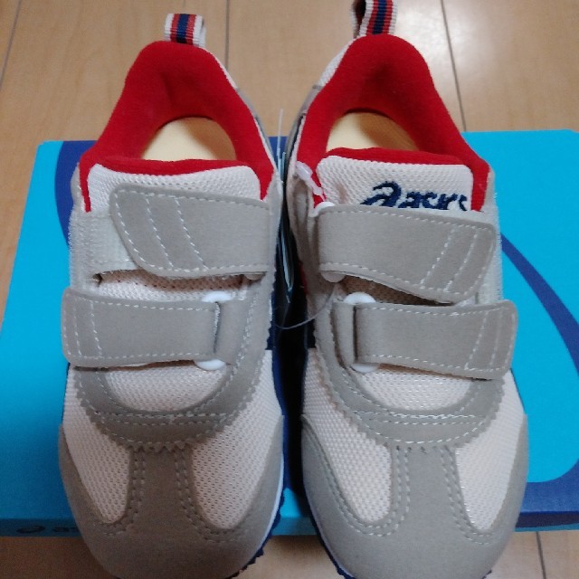 asics(アシックス)のアシックス　キッズスニーカー16.5(5400) キッズ/ベビー/マタニティのキッズ靴/シューズ(15cm~)(スニーカー)の商品写真