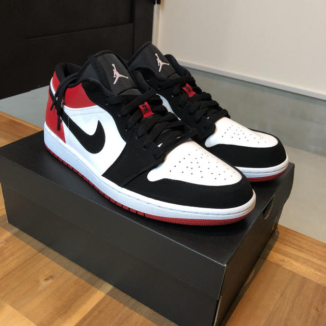 NIKE AIR JORDAN1 LOW 新品