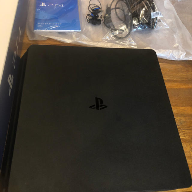 PlayStation4(プレイステーション4)の美品　プレステ4 PS4 PlayStation4 エンタメ/ホビーのゲームソフト/ゲーム機本体(家庭用ゲーム機本体)の商品写真