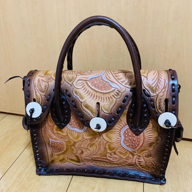 GRACE CONTINENTAL(グレースコンチネンタル)のCarving Tribes Suki 様　専用 レディースのバッグ(ハンドバッグ)の商品写真