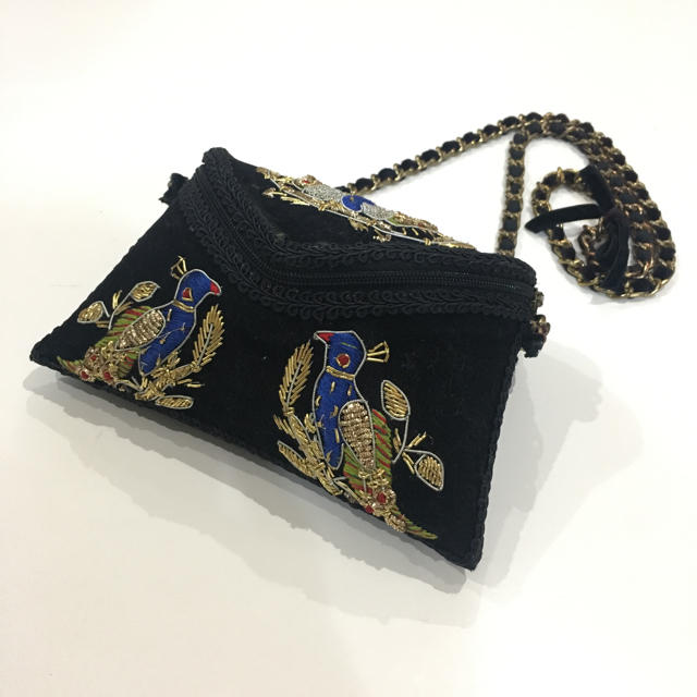 ZARA(ザラ)のZARA ショルダーバッグ 刺繍 レディースのバッグ(ショルダーバッグ)の商品写真