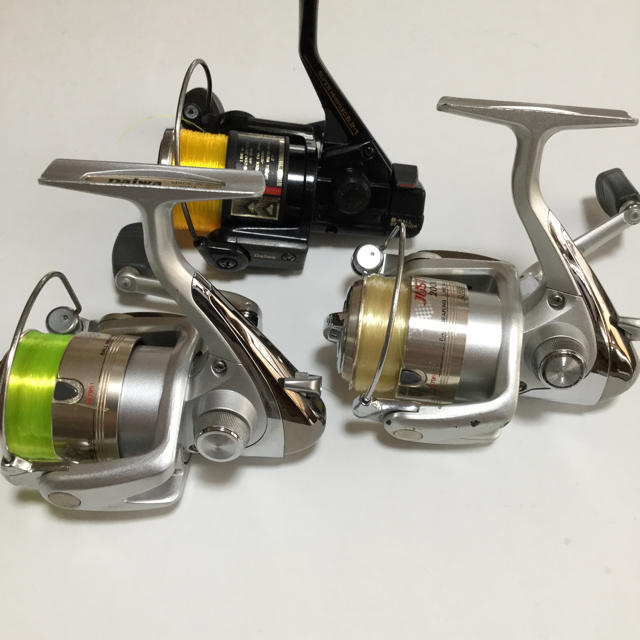 DAIWA(ダイワ)のむささび様専用。Daiwaジャスティ20002個とDaiwa型番不明の3個セット スポーツ/アウトドアのフィッシング(リール)の商品写真