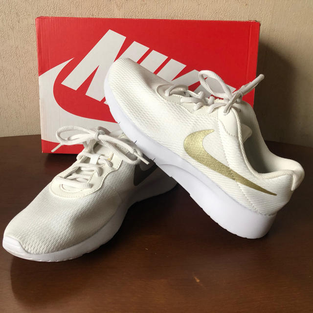 NIKE(ナイキ)のNIKE TANJUN (GS) レディースの靴/シューズ(スニーカー)の商品写真