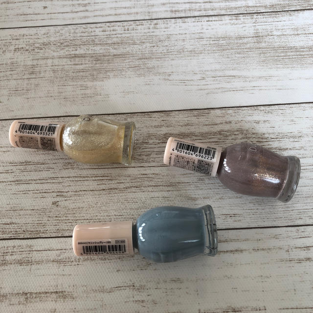 JILLSTUART(ジルスチュアート)のデュカート ナチュラルネイルカラーN 10 スパークリングゴールド(11ml) コスメ/美容のネイル(マニキュア)の商品写真