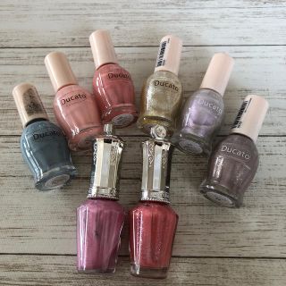 ジルスチュアート(JILLSTUART)のデュカート ナチュラルネイルカラーN 10 スパークリングゴールド(11ml)(マニキュア)