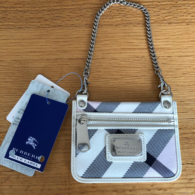 BURBERRY BLUE LABEL(バーバリーブルーレーベル)のBurberry Blue Label ☆ 定期入れ レディースのファッション小物(名刺入れ/定期入れ)の商品写真