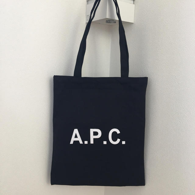 新品未使用 帆布トートバッグ A.P.C.ロゴ入り ブラック レディースのバッグ(トートバッグ)の商品写真