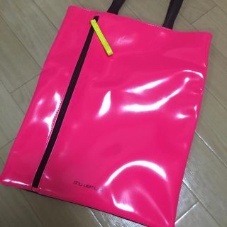 シュウウエムラ(shu uemura)の値下！シュウウエムラ♡エナメルバッグ(ハンドバッグ)