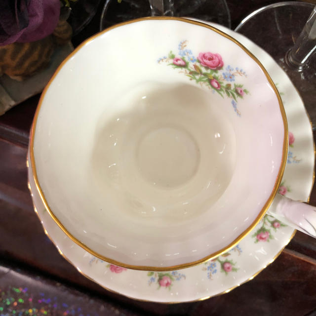 ROYAL ALBERT(ロイヤルアルバート)の美品 ロイヤルアルバート Royal Albert ウィンサム Winsome  インテリア/住まい/日用品のキッチン/食器(グラス/カップ)の商品写真