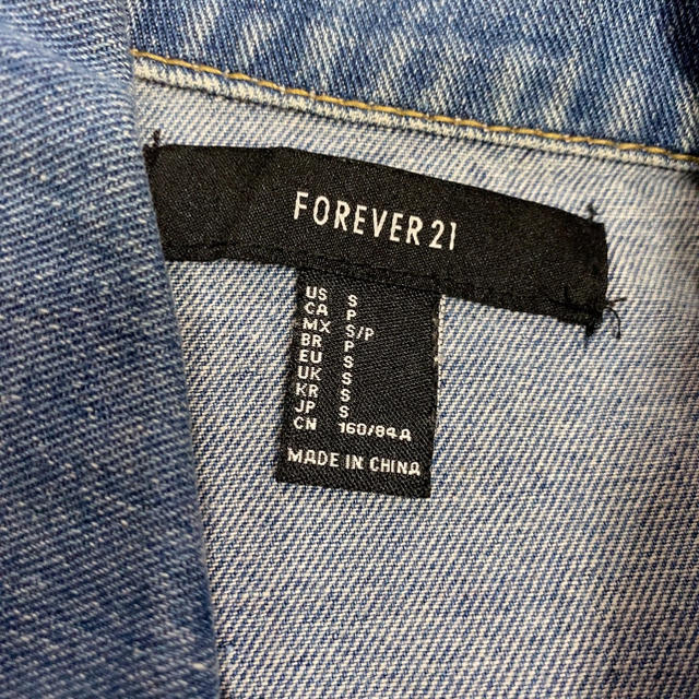 FOREVER 21(フォーエバートゥエンティーワン)のたんさん専用forever21デニムジャケット レディースのジャケット/アウター(Gジャン/デニムジャケット)の商品写真