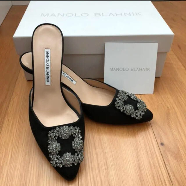 MANOLO BLAHNIK(マノロブラニク)の【新品】黒 Manolo Blahnik マノロブラニク ハンギシ 黒 レディースの靴/シューズ(ミュール)の商品写真