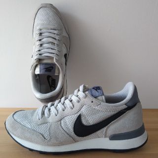 ナイキ(NIKE)のnike / wmns internationalist / 23.5cm(スニーカー)