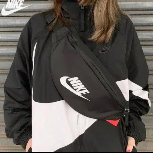 NIKE(ナイキ)の新品！NIKE ウエストバッグ レディースのバッグ(ボディバッグ/ウエストポーチ)の商品写真