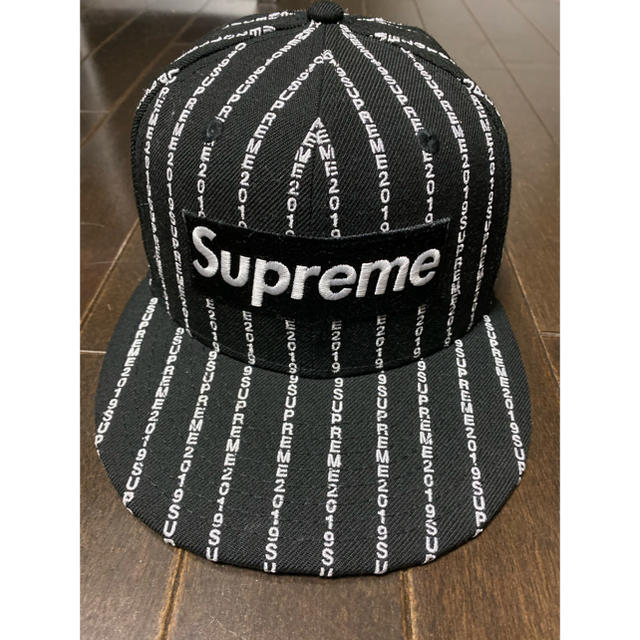 Supreme(シュプリーム)のSupreme  19SS NEWERA Text Logo CAP メンズの帽子(キャップ)の商品写真