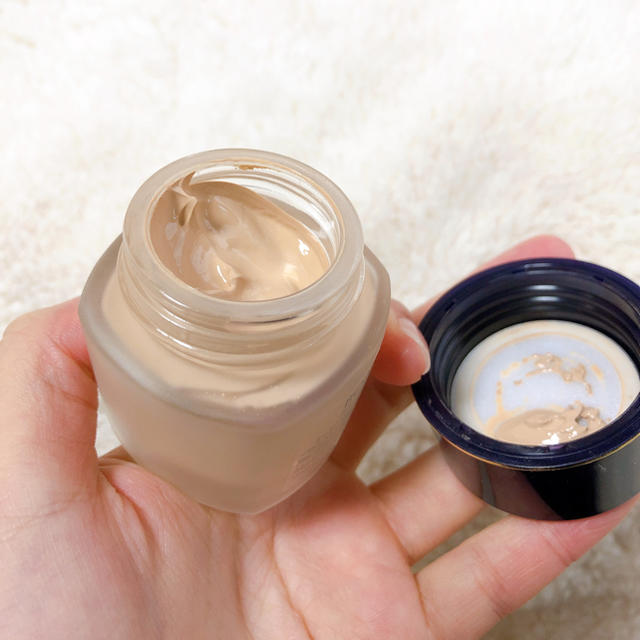 COVERMARK ESSENCE FOUNDATION