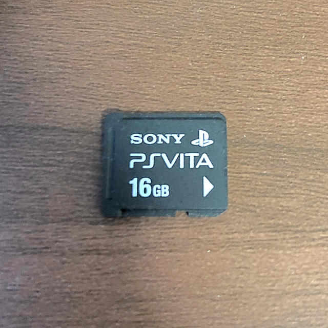 PlayStation Vita(プレイステーションヴィータ)のPSVITA 16GB エンタメ/ホビーのゲームソフト/ゲーム機本体(その他)の商品写真