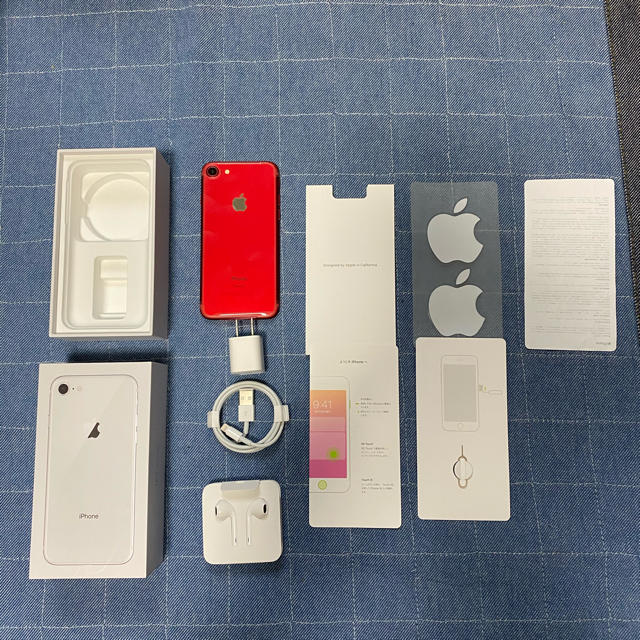 Apple(アップル)の[保証付新品]iPhone7 128GB SIMフリー RED スマホ/家電/カメラのスマートフォン/携帯電話(スマートフォン本体)の商品写真