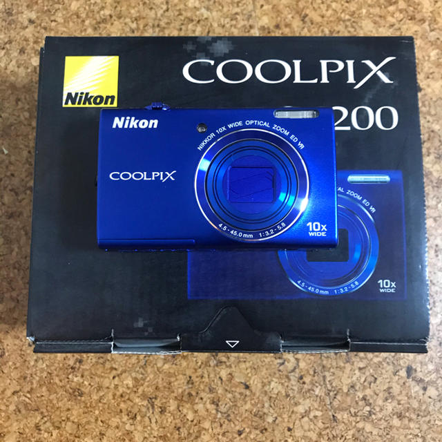 Nikon(ニコン)の【ゆぽんさん専用】COOLPIX S6200 美品です スマホ/家電/カメラのカメラ(コンパクトデジタルカメラ)の商品写真