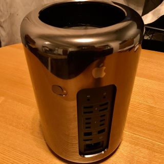 マック(Mac (Apple))のApple Mac Pro (Late 2013)『異常に安い商品には警戒を！』(デスクトップ型PC)