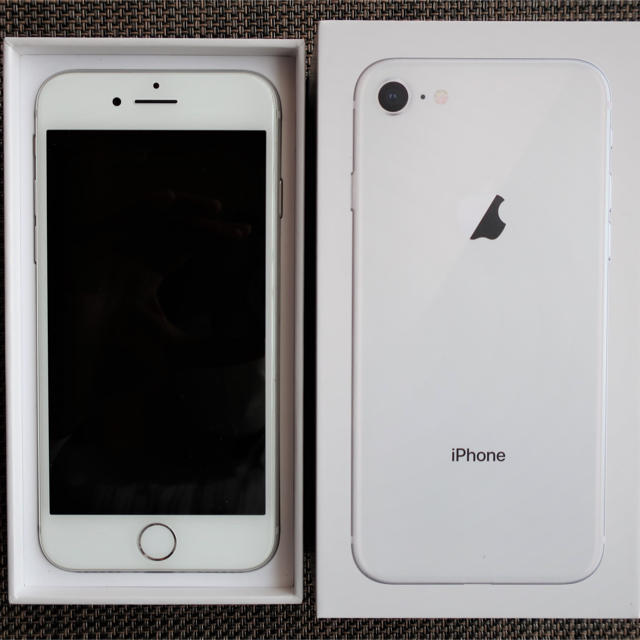 iPhone 8 64G Silver Simフリー，付属品未使用 【超安い】 63.0%OFF 