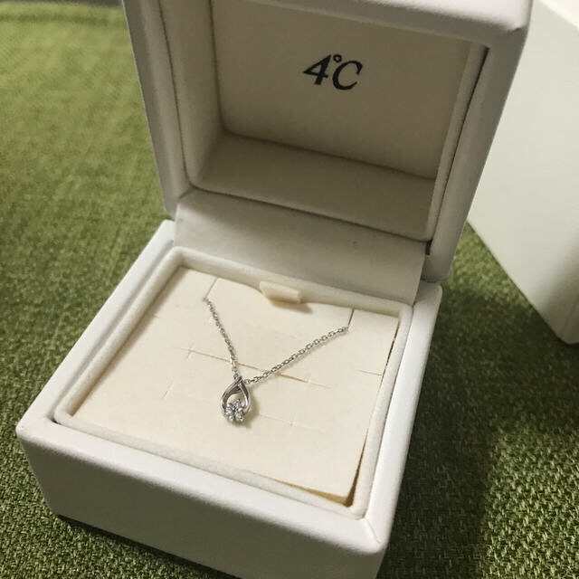 4℃(ヨンドシー)の4℃ ホワイトゴールドネックレス レディースのアクセサリー(ネックレス)の商品写真