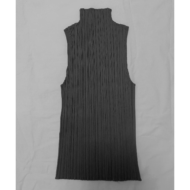 PLEATS PLEASE ISSEY MIYAKE(プリーツプリーズイッセイミヤケ)の【美品】プリーツプリーズ ハイネックノースリーブ サイズ3(M, L) レディースのトップス(カットソー(半袖/袖なし))の商品写真