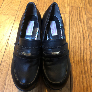 リズリサ(LIZ LISA)のLIZ LISA 黒靴　Mサイズ　23〜23.5(ローファー/革靴)